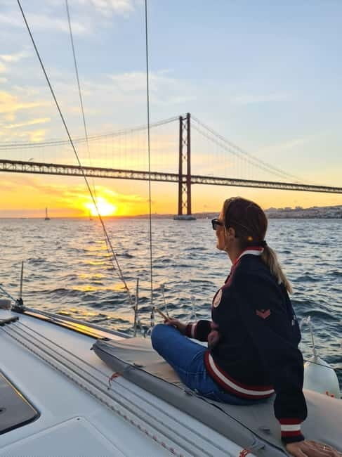 Lisbon: Daytime or Sunset Boat Cruise with History and Wine - Doca de Belém: Where You Meet and What to Wear