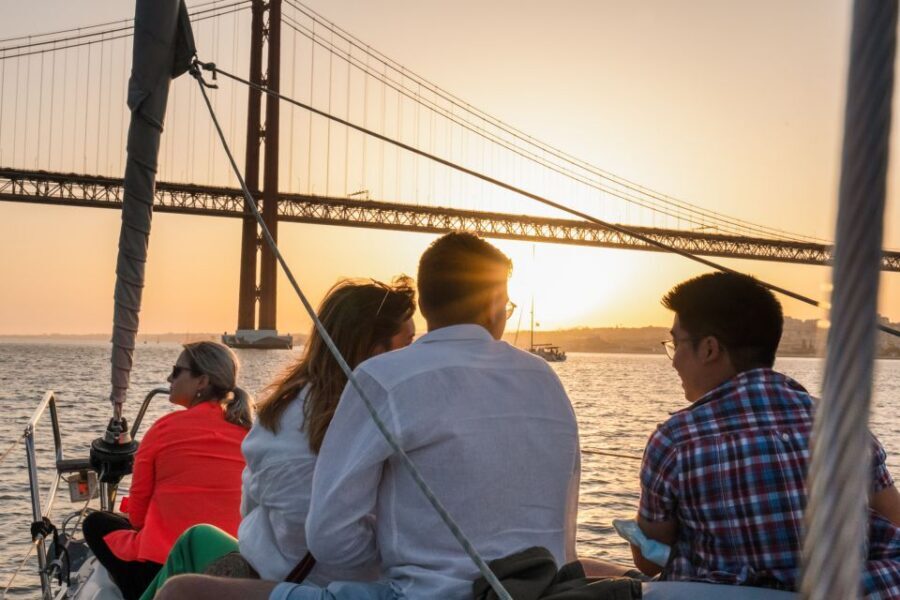 Lisbon: Daytime/Sunset/Night City Sailboat Tour with Drink - Practical packing checklist for the Tagus breeze