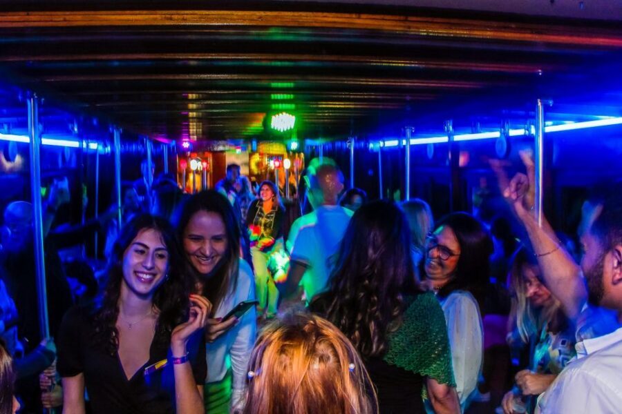 Lisbon: Disco Night Cruise with DJ and Open Bar - The route: Lisbon landmarks you’ll pass from the water
