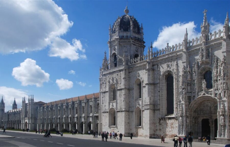 Lisbon: Discovering Belém Tuk Tuk Tour - Price and logistics for a private group of up to four