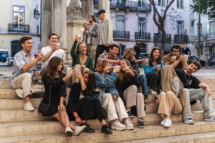 Lisbon: Drunken History Walking Tour with Included Drinks - A 3-hour Lisbon night that mixes scandal stories with 5 drinks