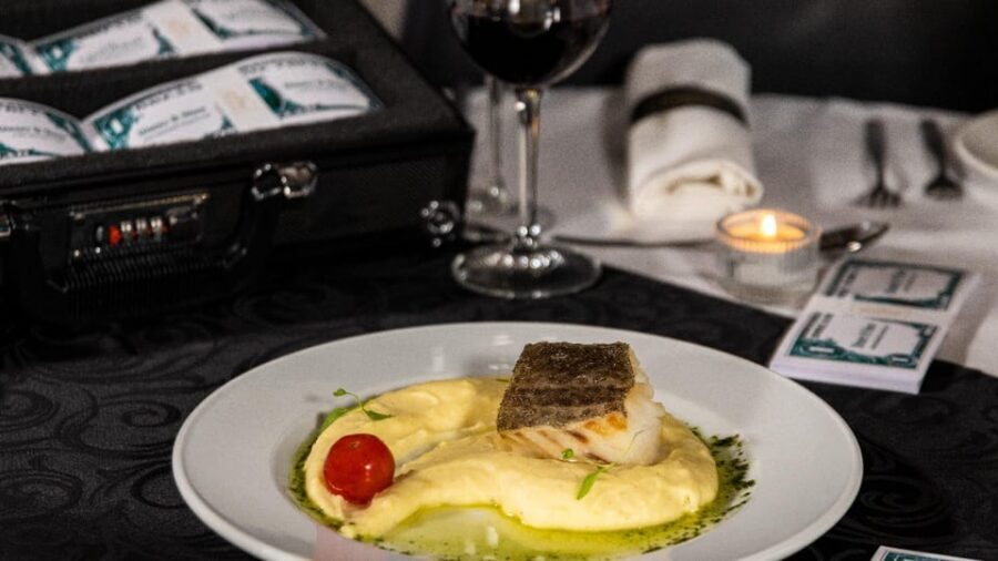 Lisbon: Erotic Cabaret Show and Dinner - Who this fits best in your Lisbon trip