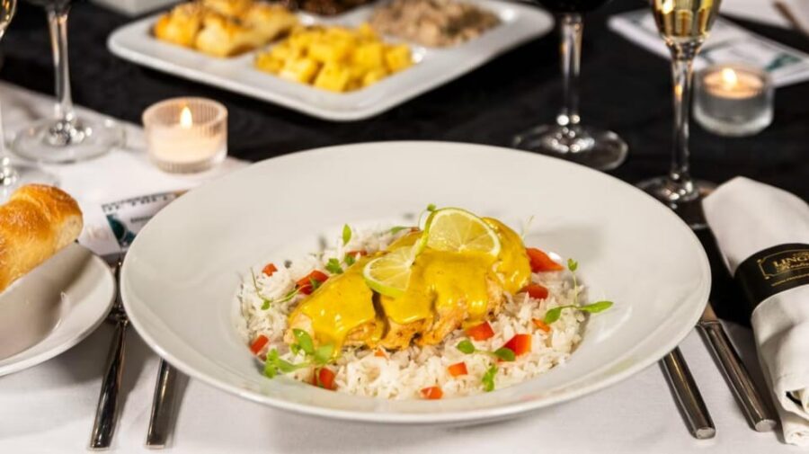 Lisbon: Erotic Cabaret Show and Dinner - Should you book this Lisbon cabaret dinner?