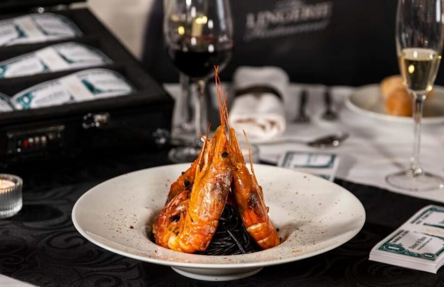 Lisbon: Erotic Cabaret Show and Dinner - What you’ll eat: traditional Portuguese dinner courses with show in the background
