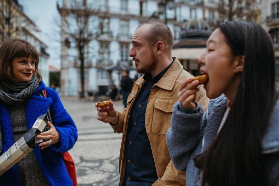 Lisbon: Evening Food & Wine Tour in Bairro Alto - Duck rice, the owner chat, and the craft-cocktail pause