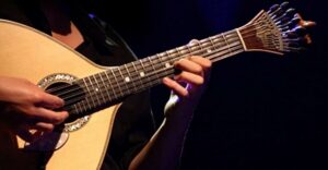Lisbon: Fado Show and Portuguese Dinner - The pre-show story: Fado’s origins in Mouraria and Alfama