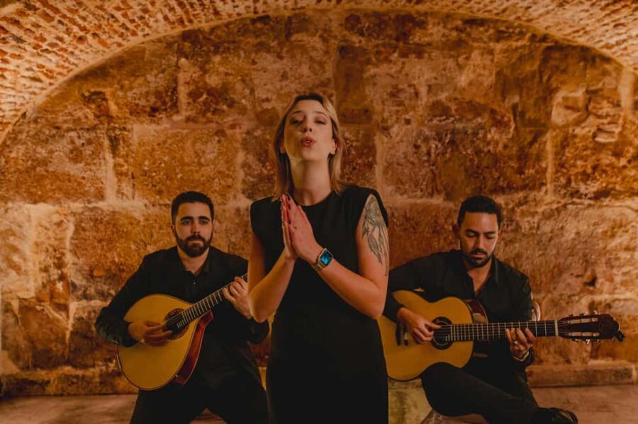 Lisbon: Fado Show with Wine in a Historic Venue - Your glass of Portuguese wine: what’s included and how to think about it