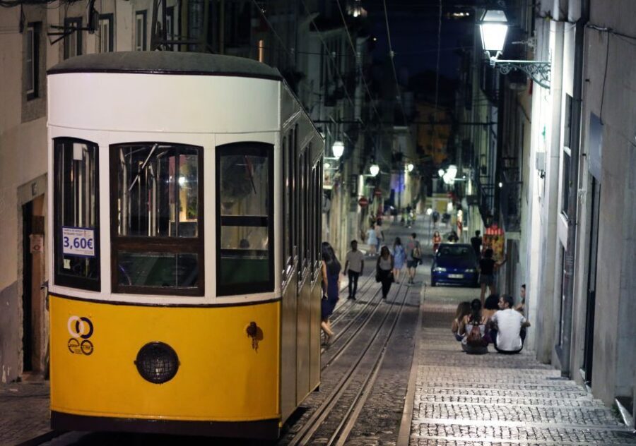 Lisbon: Fado Vadio Tour with Portuguese Tapas - Key points to know before you go