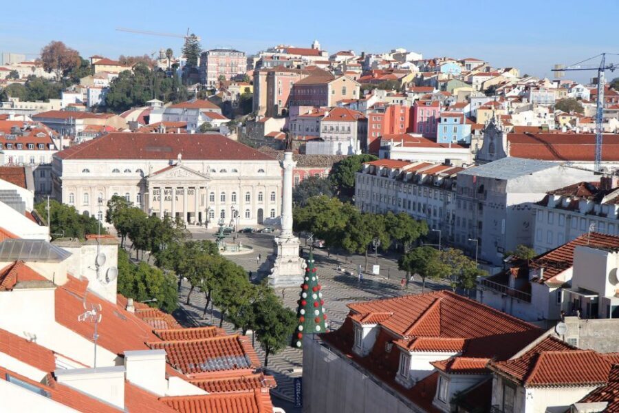 Lisbon: Full-Day Private Walking Sightseeing Tour - How guides change the day: the difference between a script and a conversation