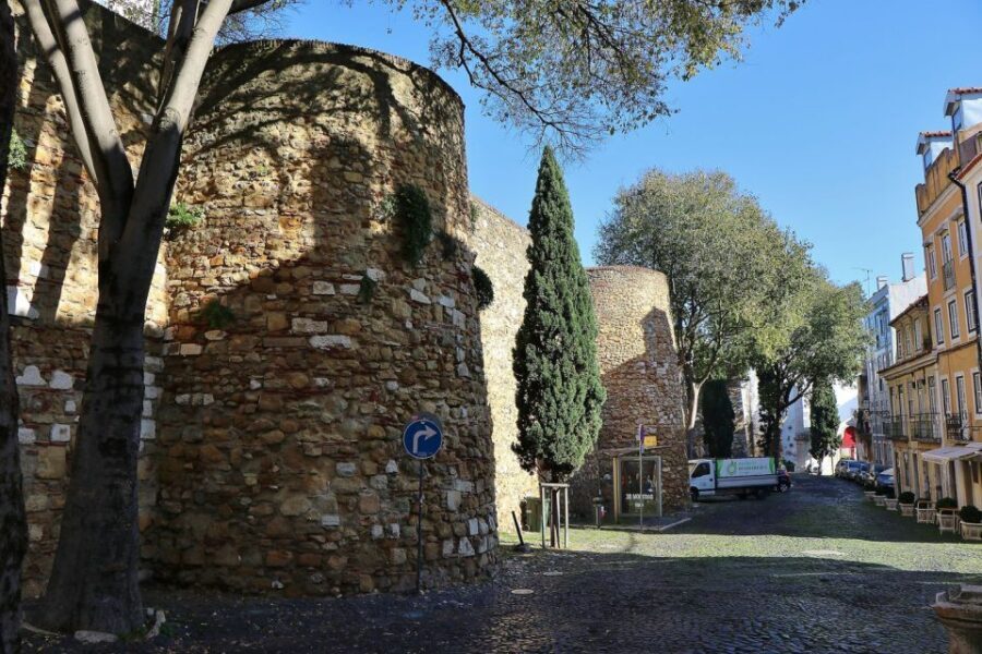 Lisbon: Full-Day Private Walking Sightseeing Tour - Lisbon Cathedral: why this stop matters more than it seems