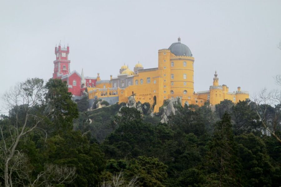 Lisbon: Full-Day Sintra and Cascais Tour - Entering Sintra the Right Way: Guided Monument Choice + Free Wandering