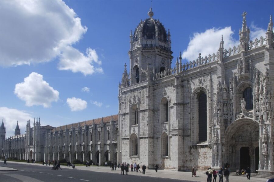 Lisbon: Full-Day Small-Group City Tour with Hotel Pickup - Key highlights worth planning around