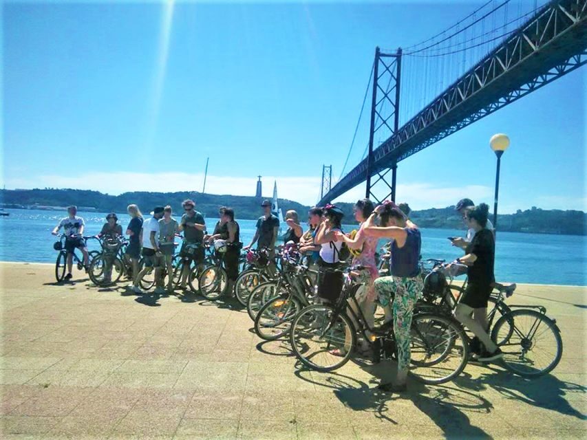 Lisbon: Guided E-Bike Tour to Belém - Tagus River panoramas and the 25 de Abril Bridge Christ the King view