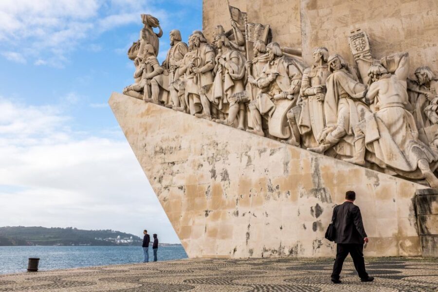 Lisbon: Half-Day City Tour - Royal Treasure Museum: crowns, scepters, ceremonial swords, and diamonds