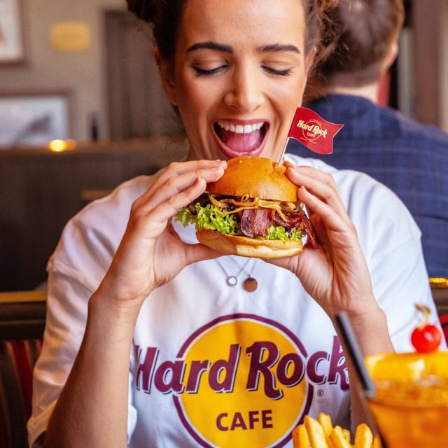 Lisbon: Hard Rock Cafe Experience - Service in Lisbon: how the staff makes or breaks the meal