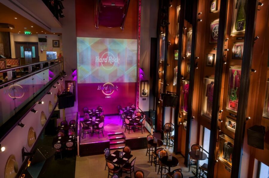 Lisbon: Hard Rock Cafe Experience - Price and timing: is $30 a good deal in Lisbon?