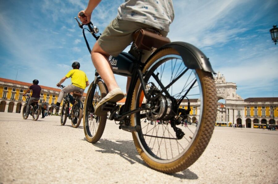 Lisbon: Hills, Alfama, and Mouraria Tour by Electric Bike - How the 3-hour route actually feels when you ride it
