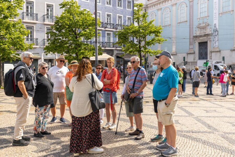 Lisbon: History, Stories and Lifestyle Walking Tour - Santa Justa elevator area: the viewpoint reset for Baixa
