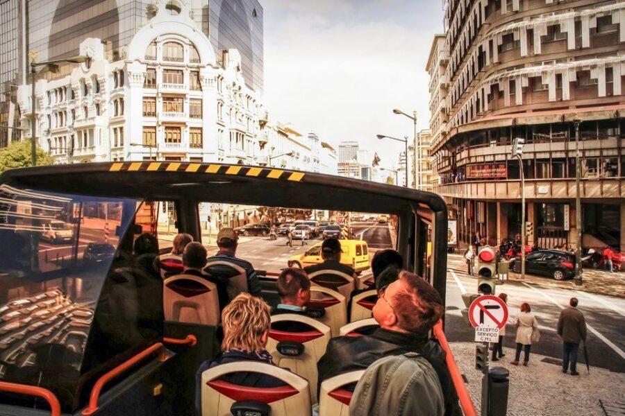 Lisbon: Hop-On Hop-Off Bus Tour - Getting oriented at Marquês de Pombal and planning your hops