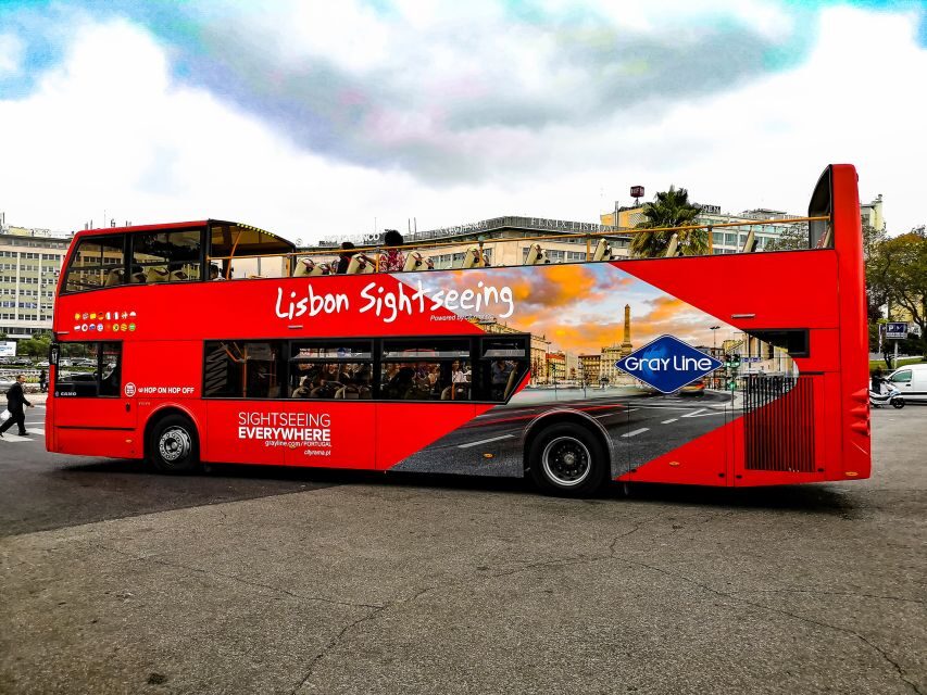 Lisbon: Hop-On Hop-Off Bus Tour - Castle Line through Alfama: Fado streets and single-decker buses