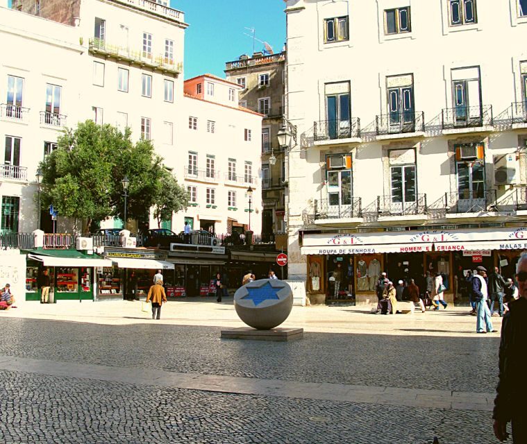 Lisbon: Jewish History Tour of Lisbon - How the guides turn limited artifacts into a clear, engaging story