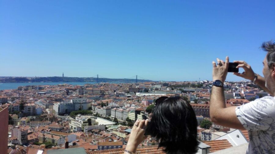 Lisbon: Layover Tour with Airport Pickup and Drop-Off - Timing for a 4-Hour Tour: How to Make It Work Without Feeling Rushed
