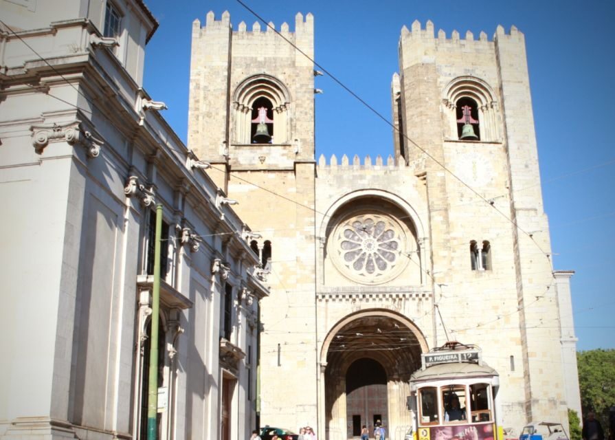 Lisbon: Lisbon Cathedral Entry Ticket - Balcony Behind the Rosace: Lisbon in Your Peripheral Vision