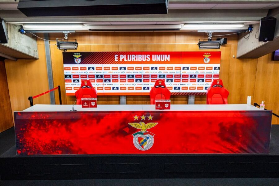 Lisbon: Luz Stadium Tour & SL Benfica Museum Ticket w/Scarf - The locker room and press conference room: where the real story is