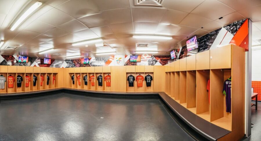 Lisbon: Luz Stadium Tour & SL Benfica Museum Ticket w/Scarf - Museum Benfica Cosme Damião: trophies, players, and multimedia storytelling