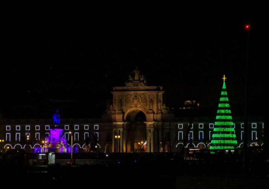 Lisbon: New Year's Eve with Live Dj Fireworks and Open Bar - Price and value: what $210 gets you