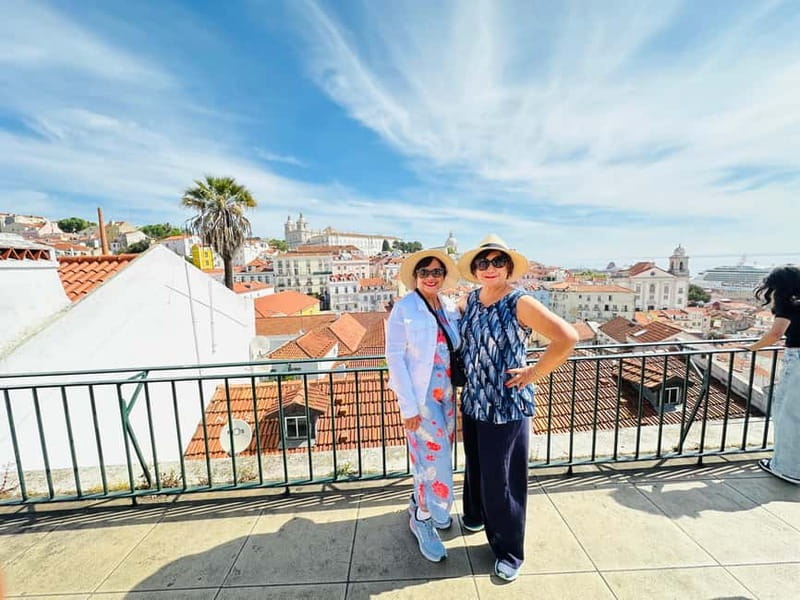 Lisbon: Old Town Tuk-Tuk Tour. - Chafariz d’El-Rei, Rua Augusta Arch, City Hall, and Pink Street