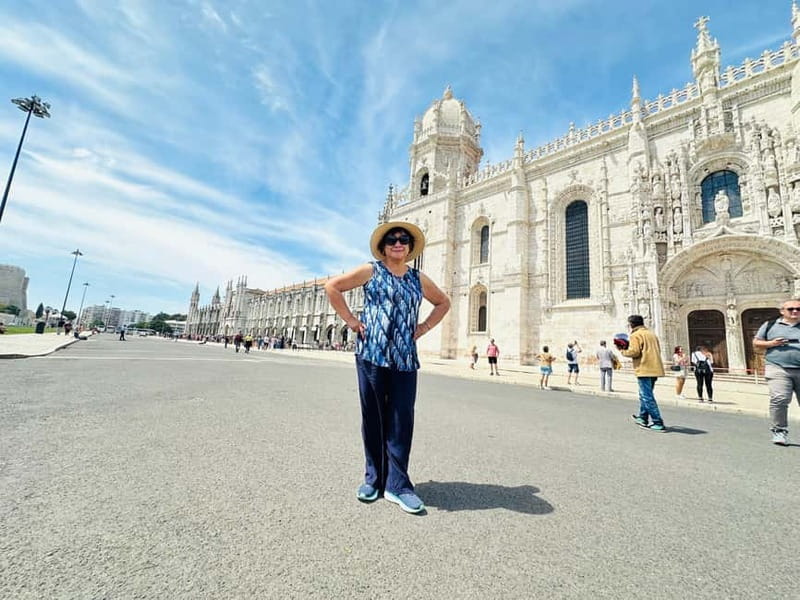 Lisbon: Old Town Tuk-Tuk Tour. - What the Tour Feels Like in Real Time (Comfort, Photos, and Pace)