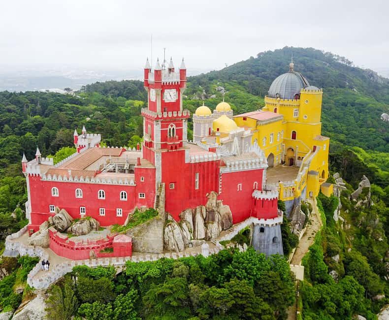 Lisbon: Pena Palace, Sintra, Cabo da Roca & Cascais Day Tour - How the day tour actually runs from Lisbon