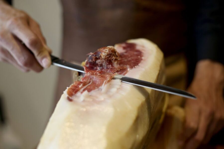 Lisbon: Premium Port Wine Tasting & Tapas - What makes Lisbon Winery - The Tastings feel premium