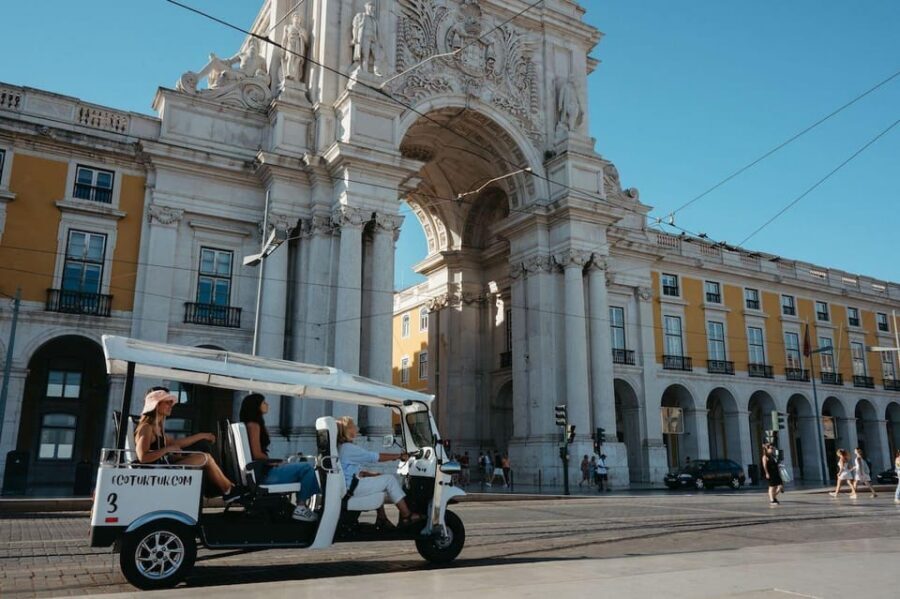 Lisbon: Private Christmas Lights Tour by Eco Tuk Tuk - Comfort That Actually Helps: Rain Wind Protection and Blankets