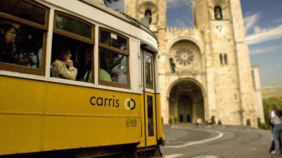 Lisbon: Private City Tour by Tuk-Tuk - Alfama and Mouraria first: Sé de Lisboa to the Castelo area