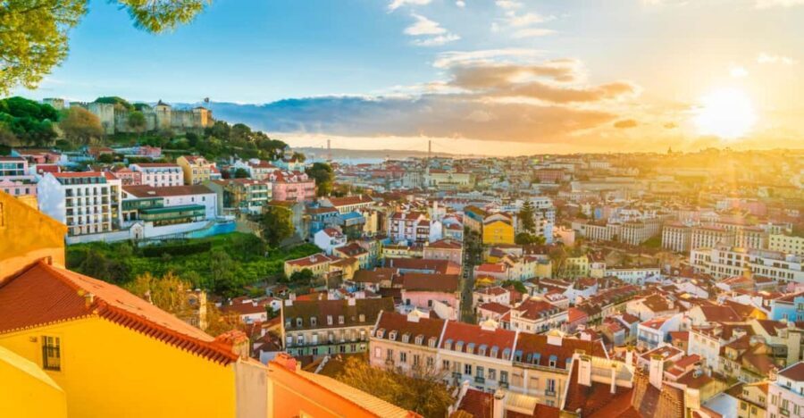 Lisbon: Private City Tour by Tuk-Tuk - São Vicente de Fora and Santa Engracia: churches with strong presence