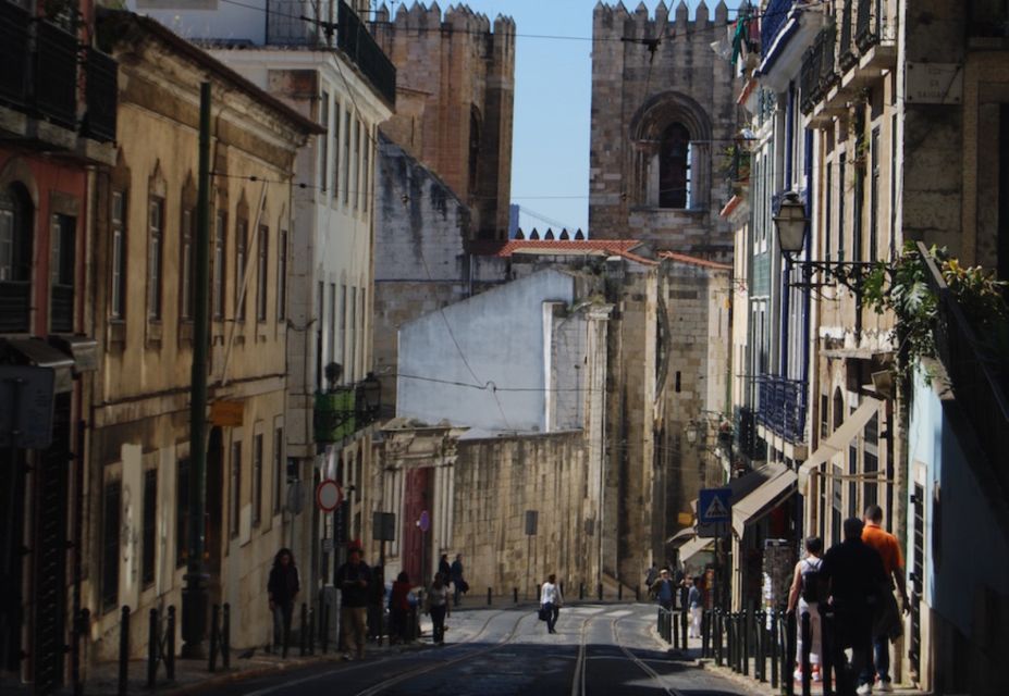 Lisbon: Private Expert City Tour by Eco Tuk Tuk - Picking the right time slot: 1, 2, 3, or 4 hours