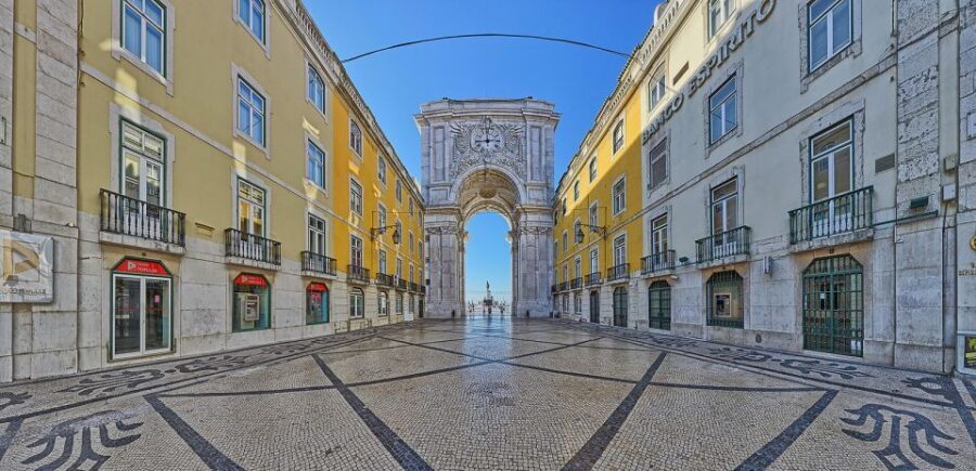 Lisbon: Private Full Day City Tour - 25 de Abril Bridge and the viewpoints that make Lisbon feel like a movie set