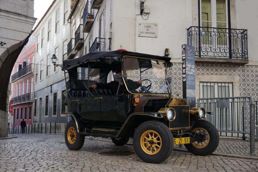 Lisbon: Private Guided Tuk-Tuk Tour with Hotel Pickup - Choosing 2, 3, or 4 hours: what each route really covers