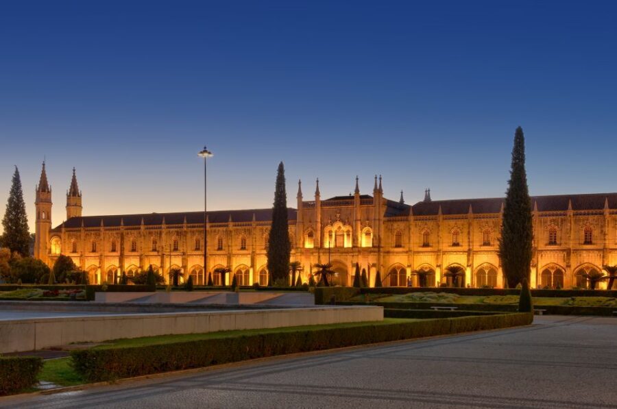 Lisbon: Private Half-Day Tour with Hotel Pickup - Guide quality is the difference maker (and you can feel it)