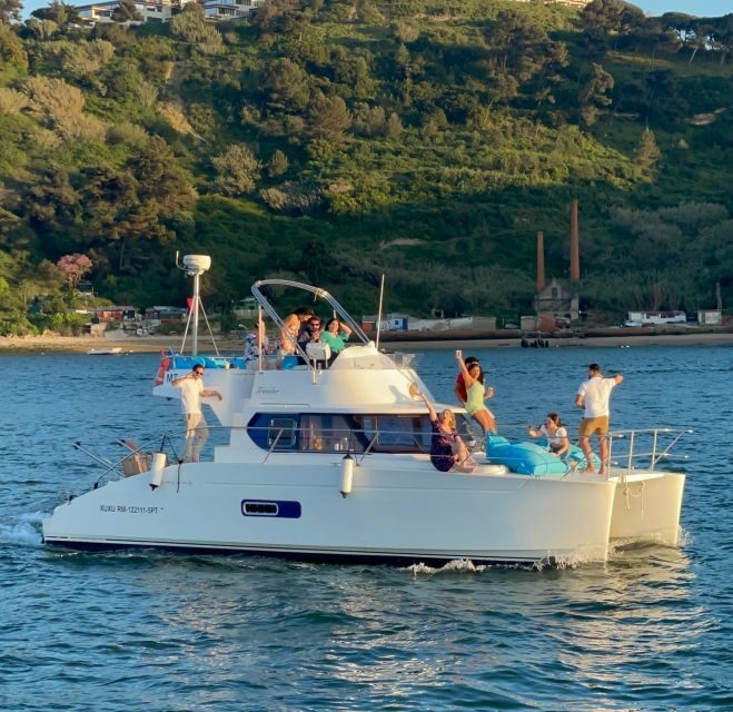 Lisbon: Private Luxury Catamaran Tour with Welcome Drink - Key Things That Make This Catamaran Tour Worth It