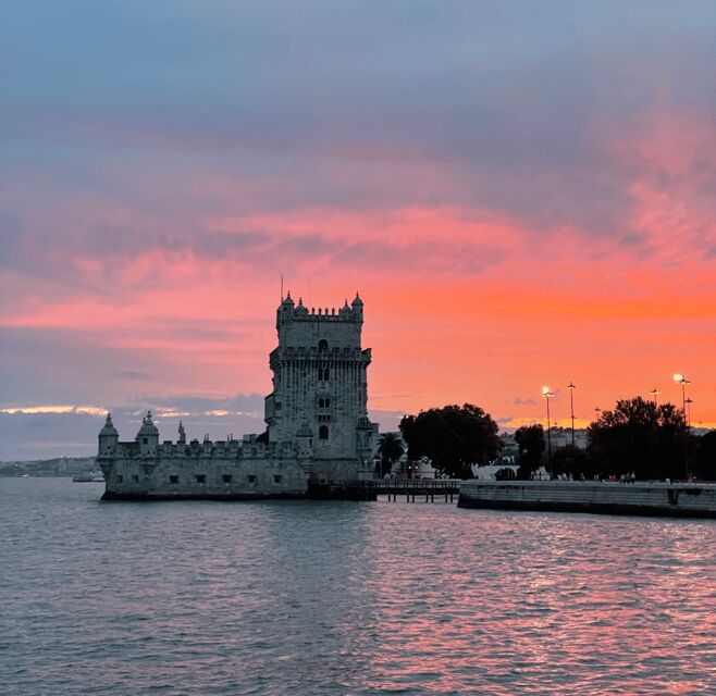 Lisbon: Private Luxury Catamaran Tour with Welcome Drink - Welcome Wine, Onboard Bar, and How to Plan Your Drinks
