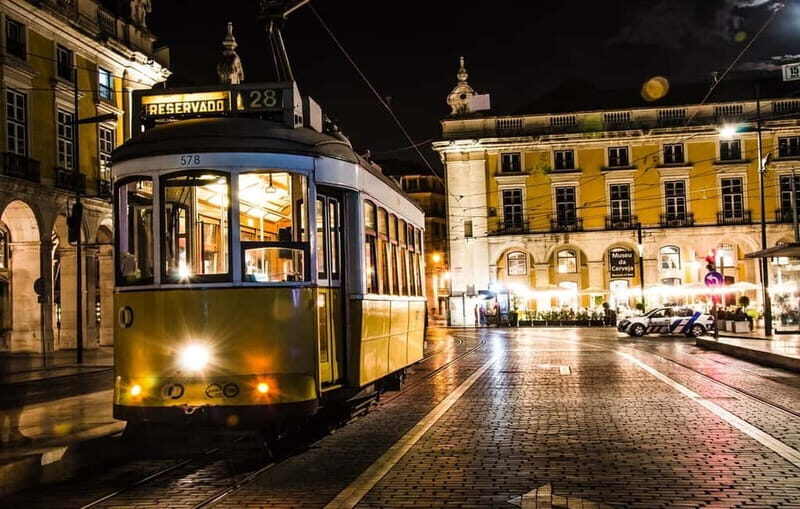 Lisbon: Private Night Tour with Fado Dinner Show - Key points to know before you go