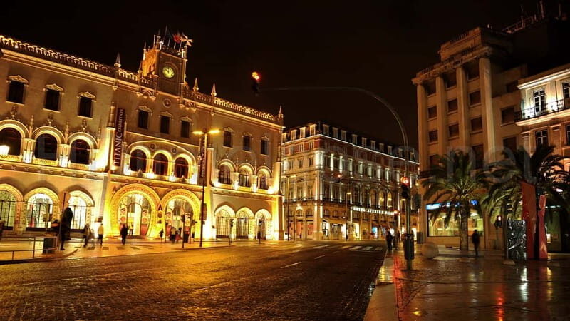 Lisbon: Private Night Tour with Fado Dinner Show - Lisbon After Dark: What This Tour Does Better Than a Typical Sightseeing Ride