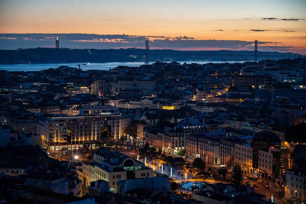 Lisbon: Private Sunset & Night Photo Walk - Largo da Madalena: putting it all together with night framing