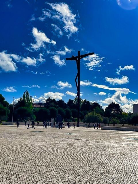 Lisbon: Private Transfer to Porto with stops until 3 cities - Fátima and the Sanctuary visits: calm time after busier stops