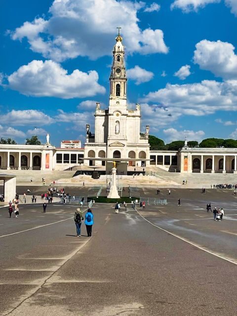 Lisbon: Private Transfer to Porto with stops until 3 cities - Picking your 3 stops: a simple way to match interests