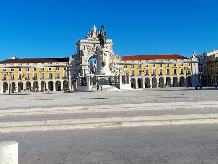 Lisbon: Private Tuk-Tuk Tour for 2 hours - The loop starts at Hard Rock Cafe, then shifts into viewpoint mode