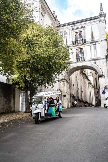 Lisbon: Private Tuk Tuk Tour with Optional Boat Cruise - Price and what you actually get for $108 per person